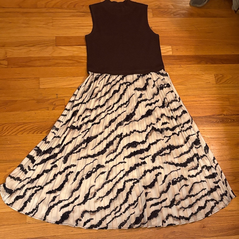 Montgomery Post Brown and cream M Sleeveless mock neck sleeveless Dress